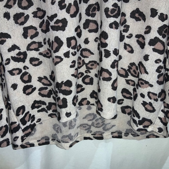 MTS leopard print V neck sweater Sz L new with tags - Picture 2 of 5